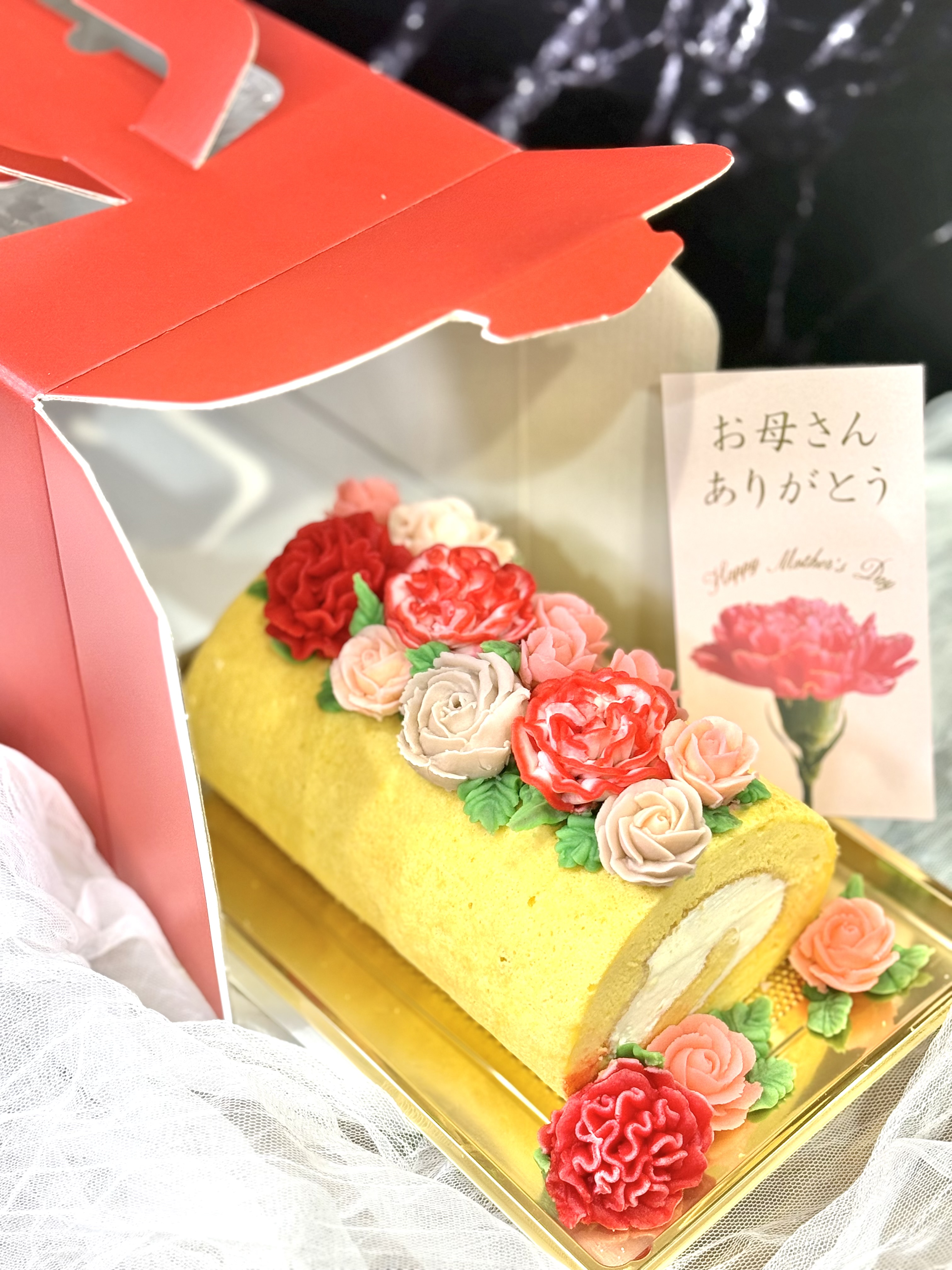 お花絞りロールケーキ